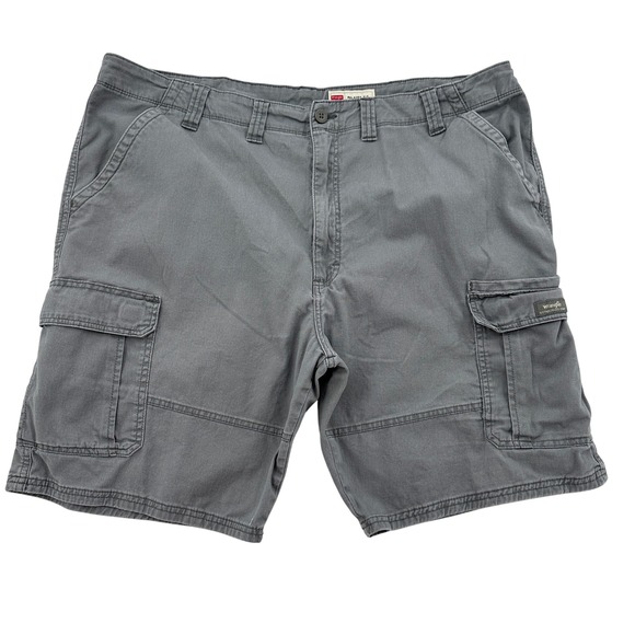 Wrangler Relaxed Fit Gray Cargo Shorts Mens Size 44 Casual Everyday Outdoors - Picture 1 of 7